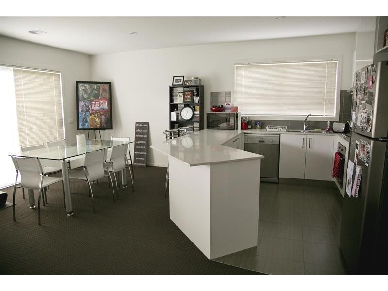 3/30 Golf Links Road, Berwick VIC 3806