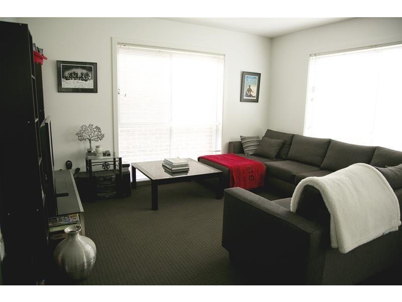 3/30 Golf Links Road, Berwick VIC 3806