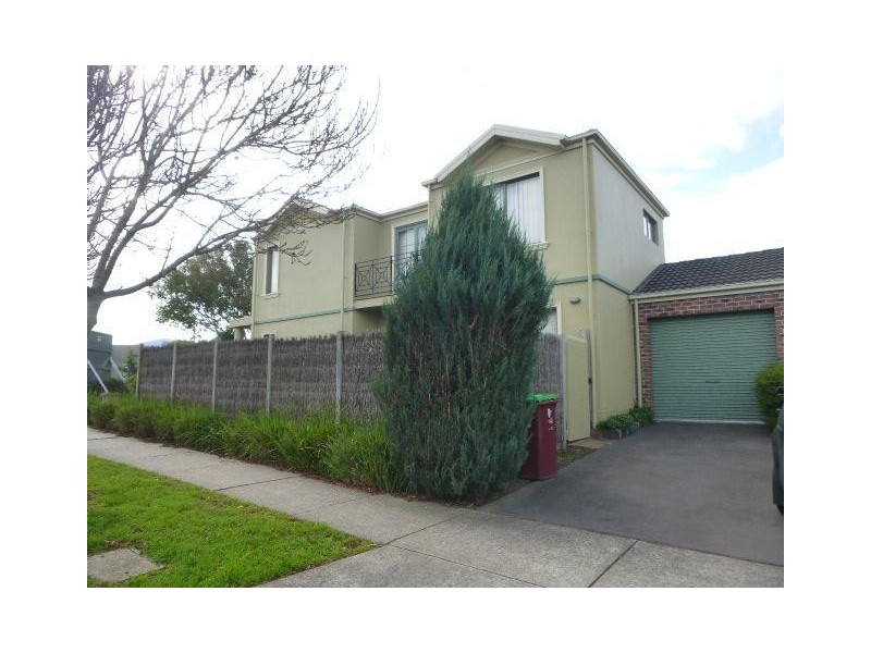 2 Fieldhouse Lane, Berwick VIC 3806