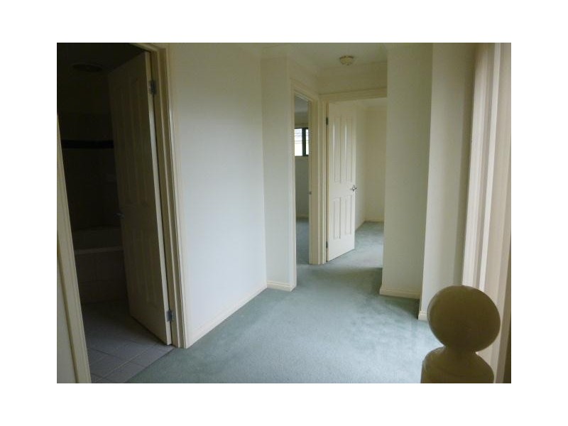 2 Fieldhouse Lane, Berwick VIC 3806