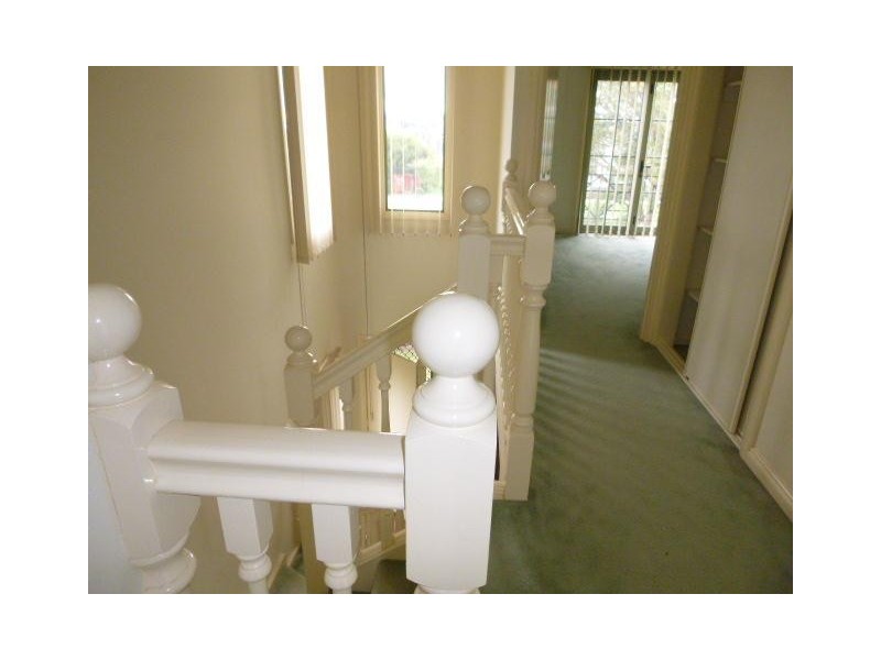 2 Fieldhouse Lane, Berwick VIC 3806