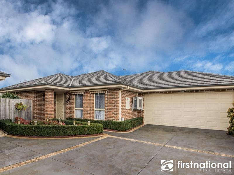 2/2 Sarah Louise Place, Berwick VIC 3806