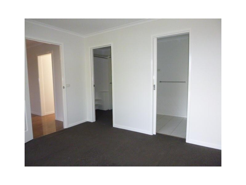 8 Kilfera Court, Narre Warren VIC 3805