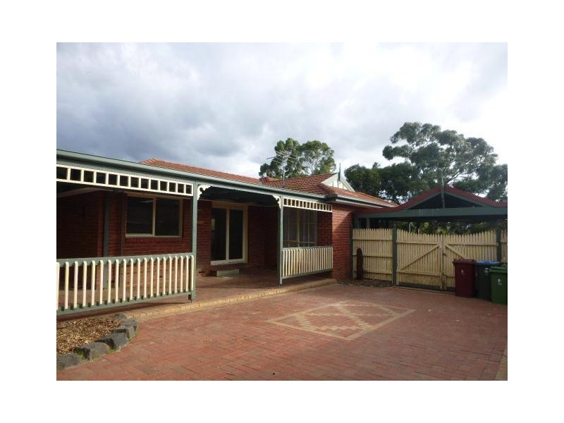 4 Camden Court, Berwick VIC 3806