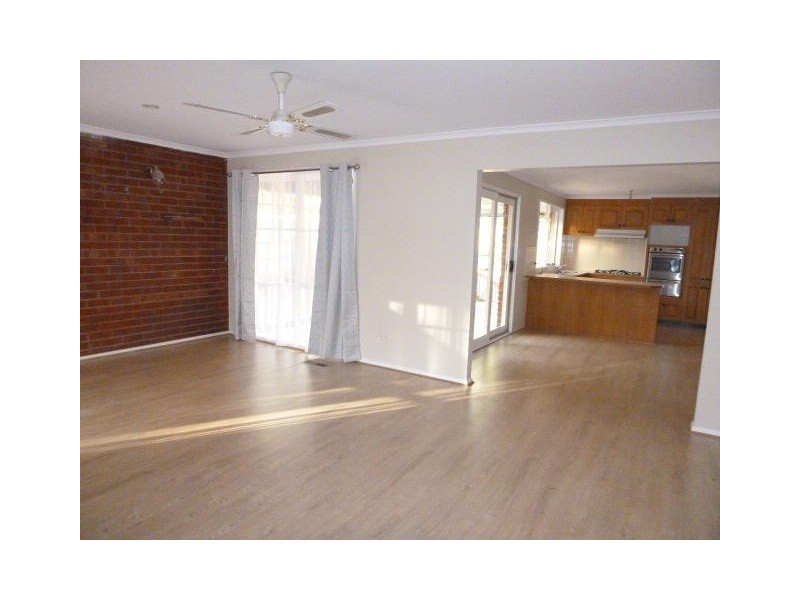 4 Camden Court, Berwick VIC 3806