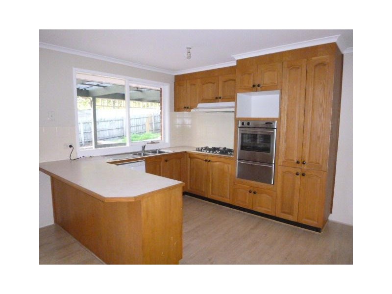 4 Camden Court, Berwick VIC 3806