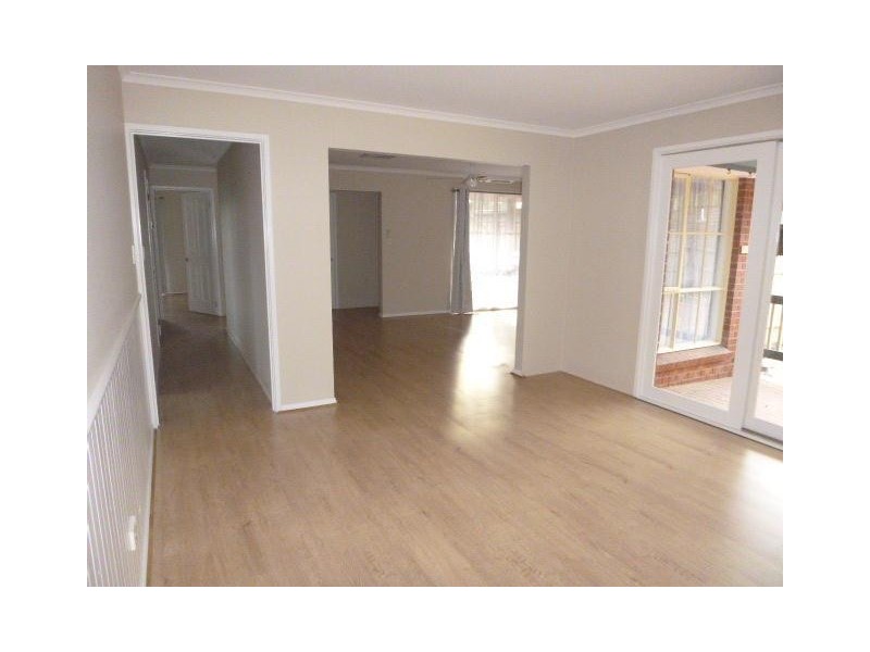 4 Camden Court, Berwick VIC 3806