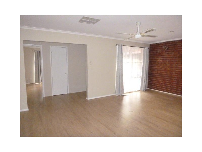 4 Camden Court, Berwick VIC 3806