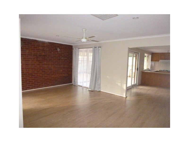 4 Camden Court, Berwick VIC 3806