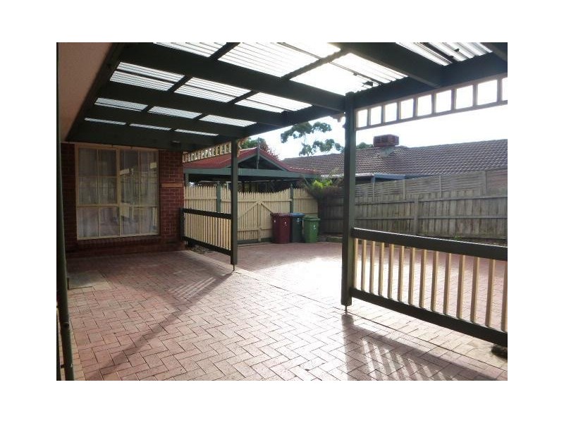 4 Camden Court, Berwick VIC 3806