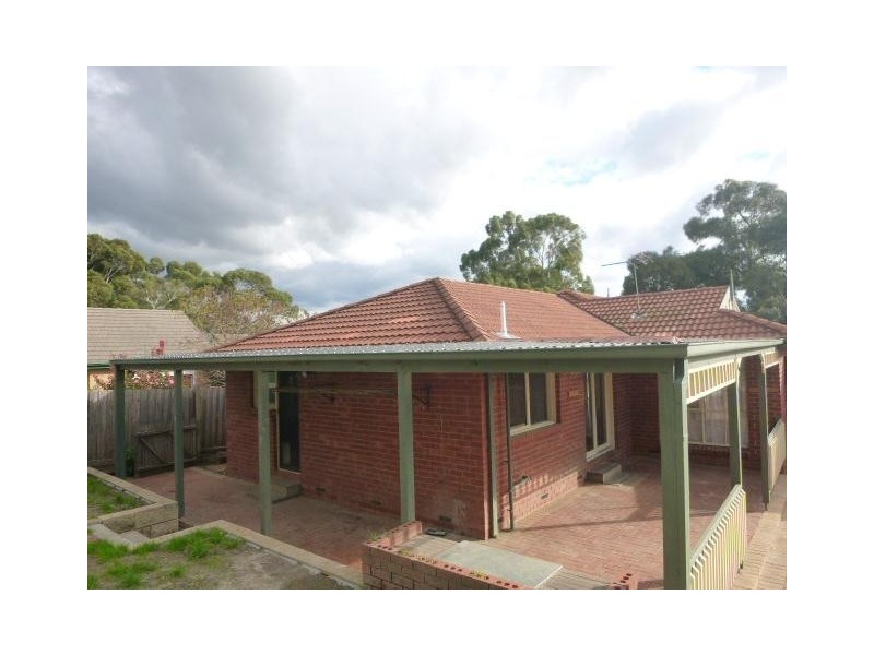 4 Camden Court, Berwick VIC 3806