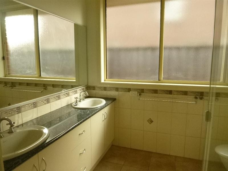 4 Ambiance Crescent, Narre Warren South VIC 3805