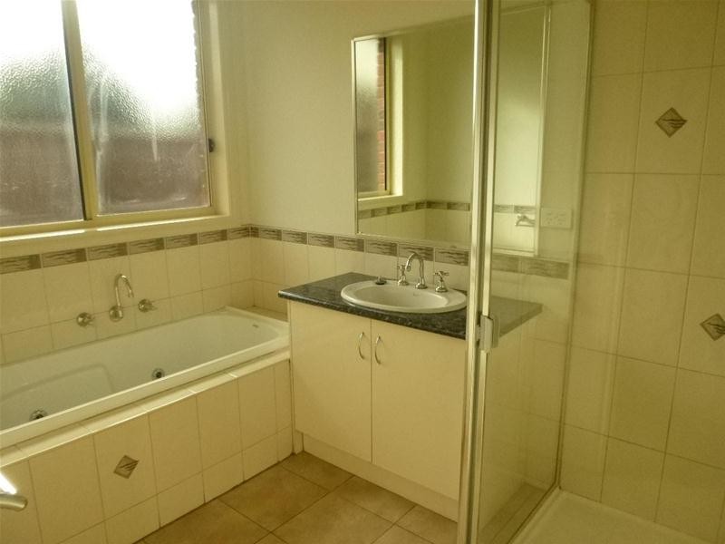 4 Ambiance Crescent, Narre Warren South VIC 3805