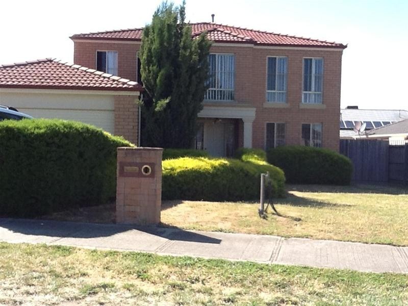 8 Tuileries Rise, Narre Warren South VIC 3805