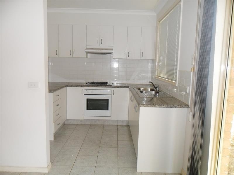 38 Warren Close, Narre Warren VIC 3805