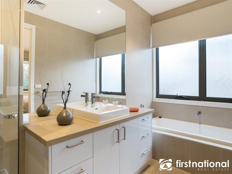 5/36 Peel Street, Berwick VIC 3806