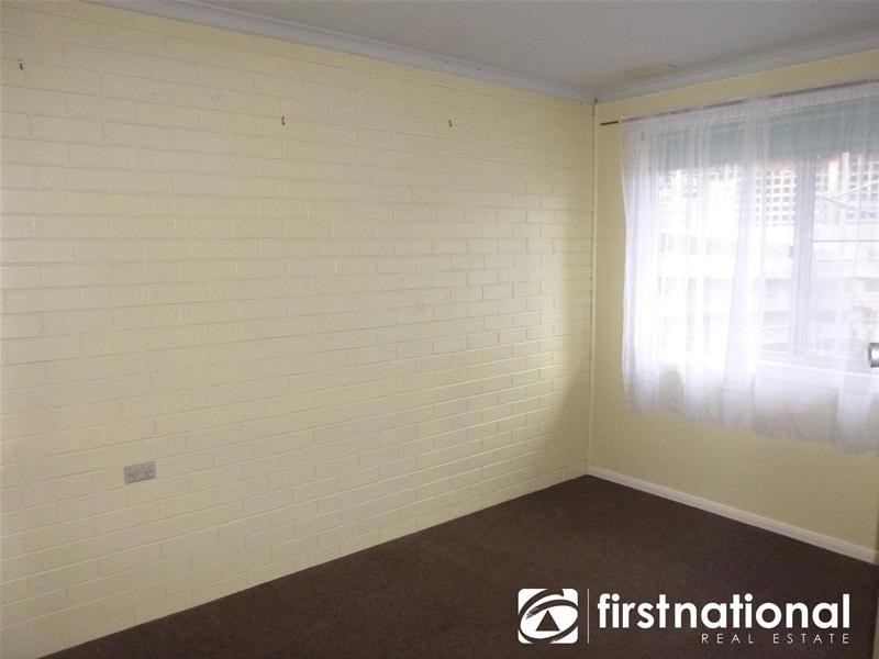 2/1 Charles Street, Pakenham VIC 3810