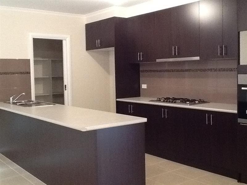 2/13 Damon Close, Narre Warren South VIC 3805