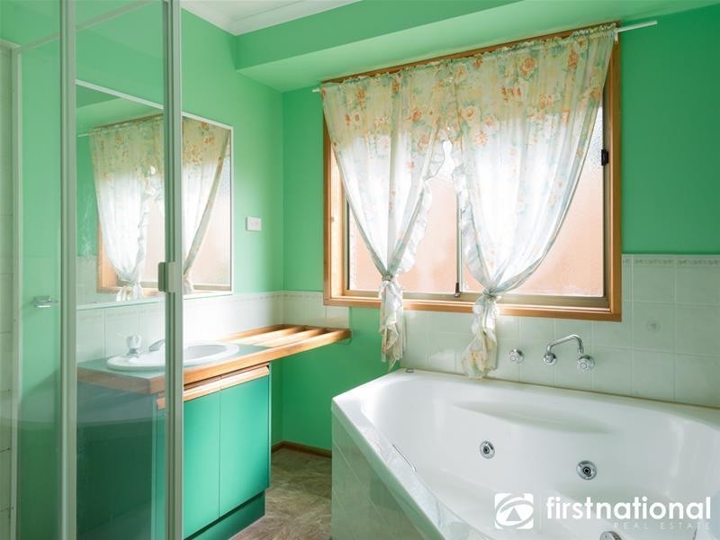 13 Sherriff Rise, Pakenham VIC 3810