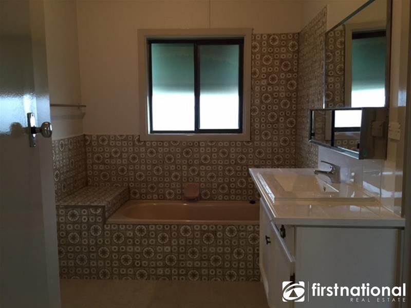 38 Railway Avenue, Tynong VIC 3813