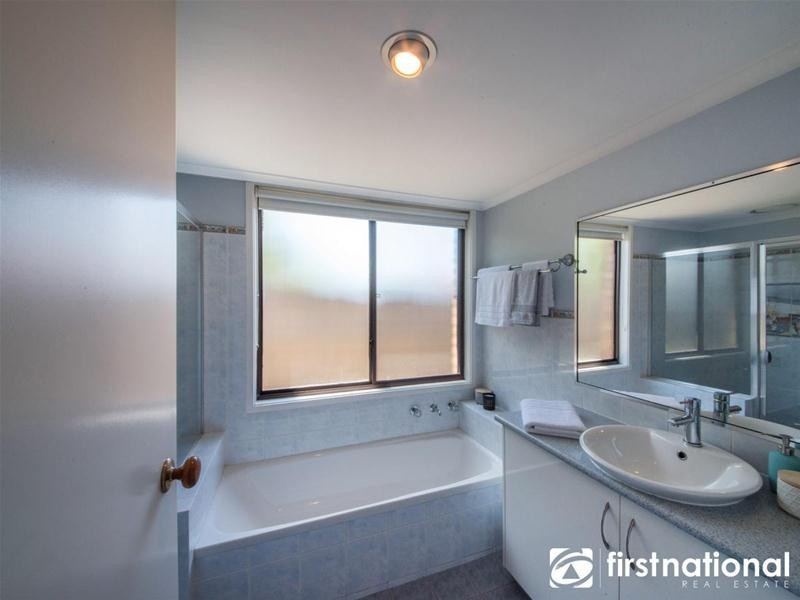 18 Ashdale Court, Hampton Park VIC 3976