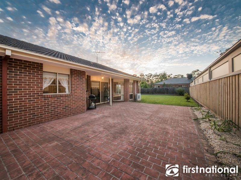 38 Stockmans Circuit, Pakenham VIC 3810