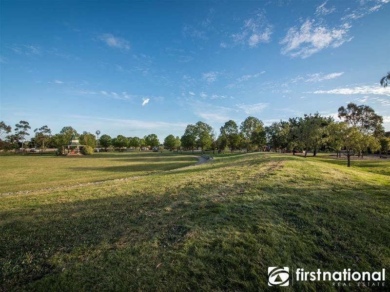 38 Stockmans Circuit, Pakenham VIC 3810