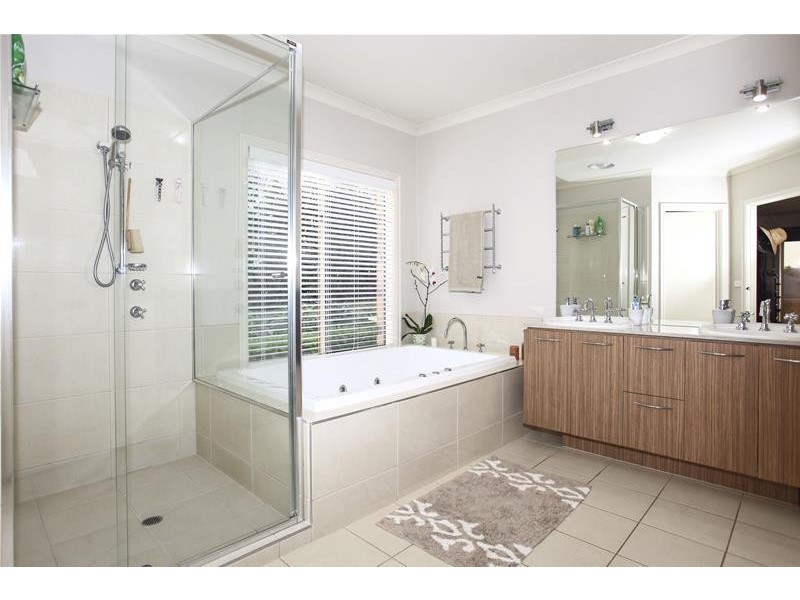 11-12 Hilton Court, Narre Warren North VIC 3804