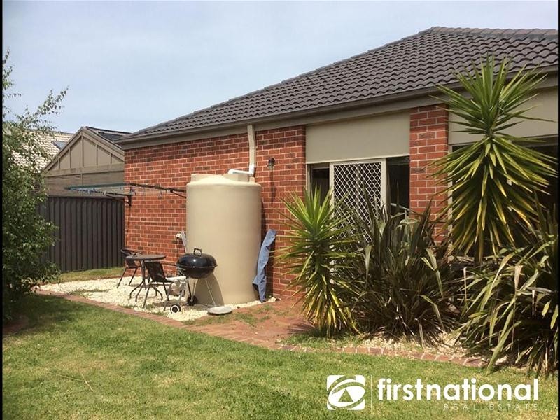 6 Parmentier Way, Pakenham VIC 3810