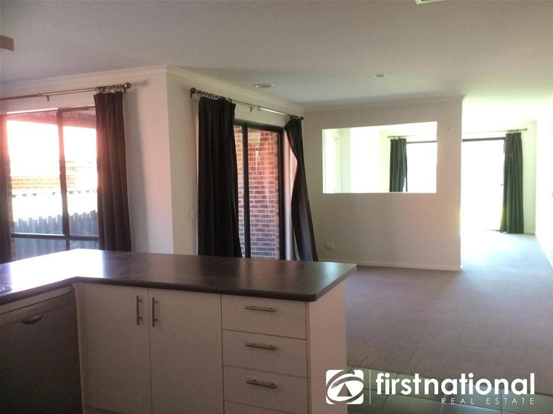 44 Lucerne Circuit, Pakenham VIC 3810