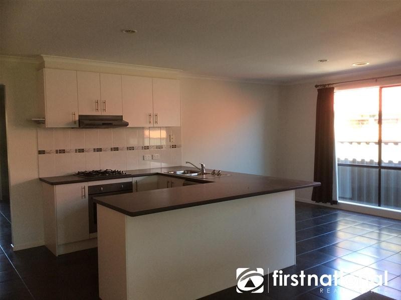 44 Lucerne Circuit, Pakenham VIC 3810