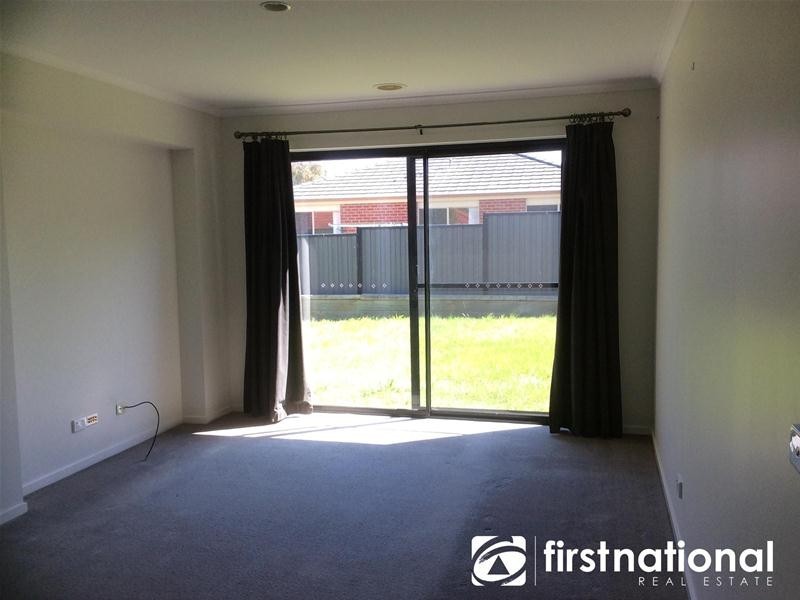 44 Lucerne Circuit, Pakenham VIC 3810