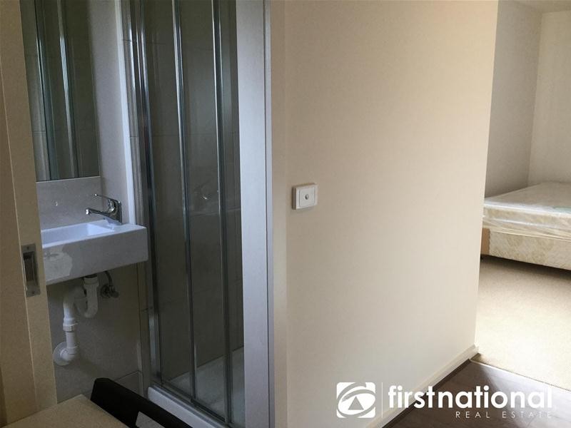 6/51 Henry Street, Pakenham VIC 3810