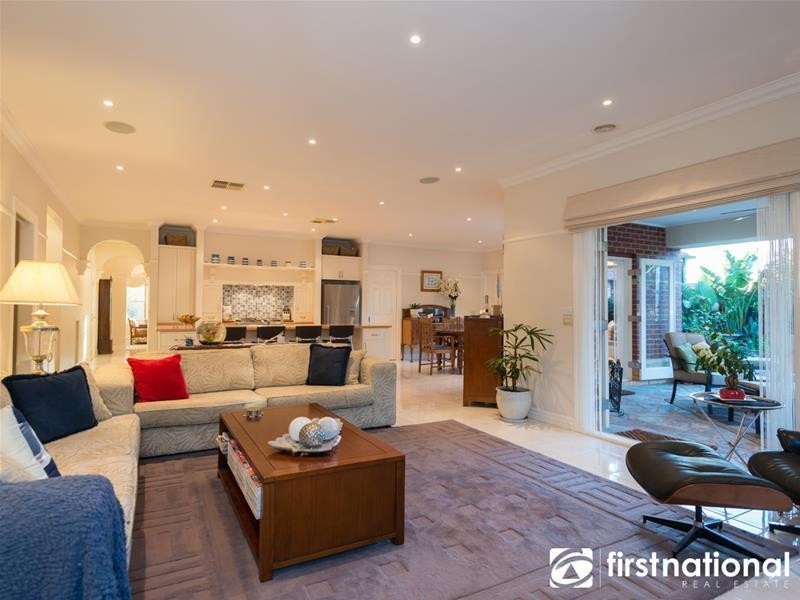 61 Cambridge Drive, Berwick VIC 3806