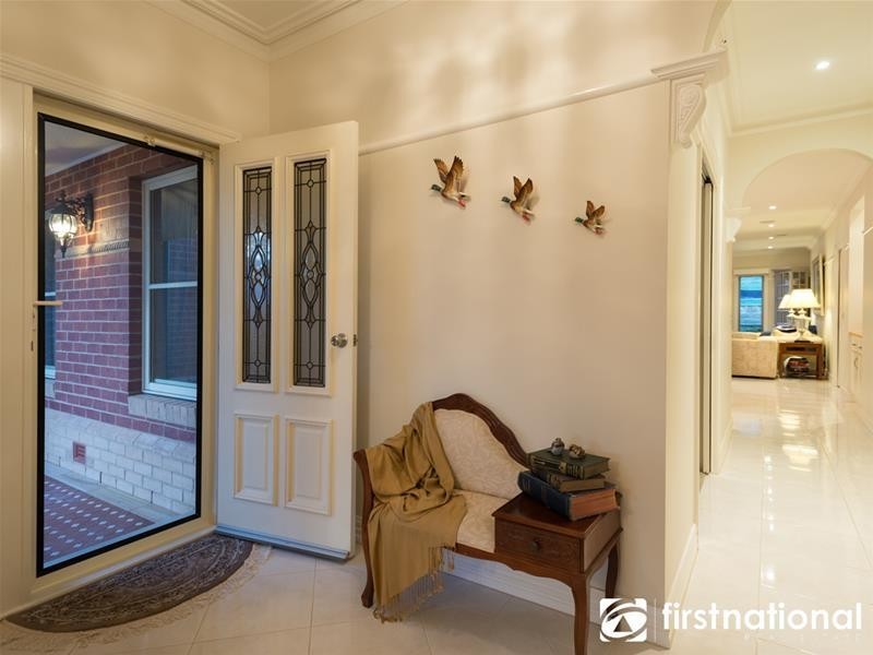 61 Cambridge Drive, Berwick VIC 3806