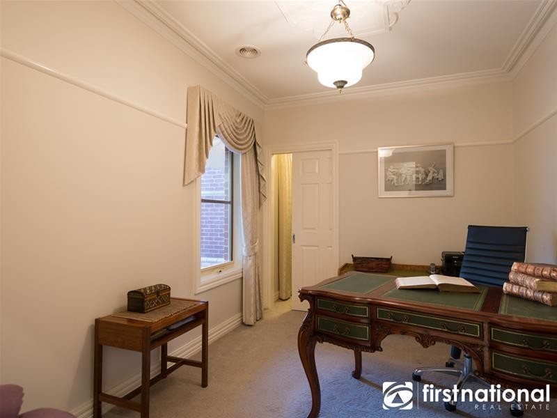 61 Cambridge Drive, Berwick VIC 3806