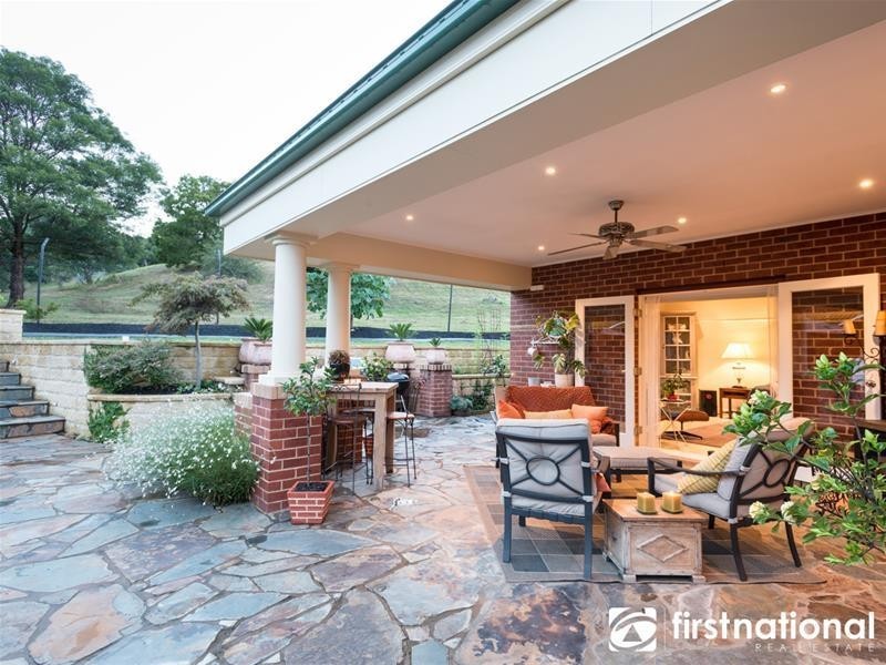 61 Cambridge Drive, Berwick VIC 3806