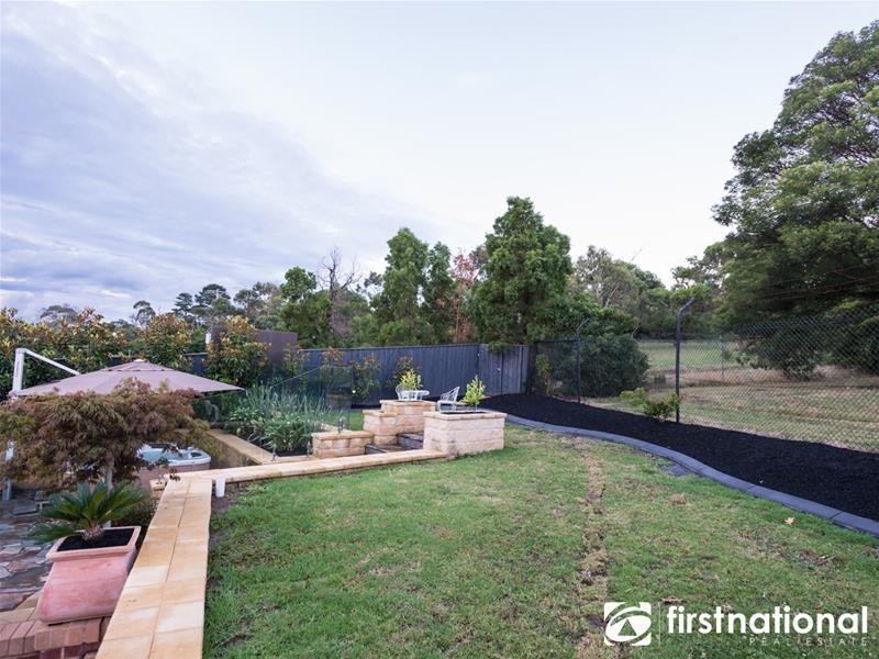 61 Cambridge Drive, Berwick VIC 3806