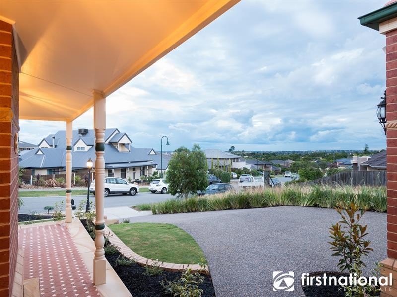 61 Cambridge Drive, Berwick VIC 3806