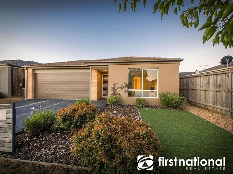 11 Markbeech Crescent, Officer VIC 3809