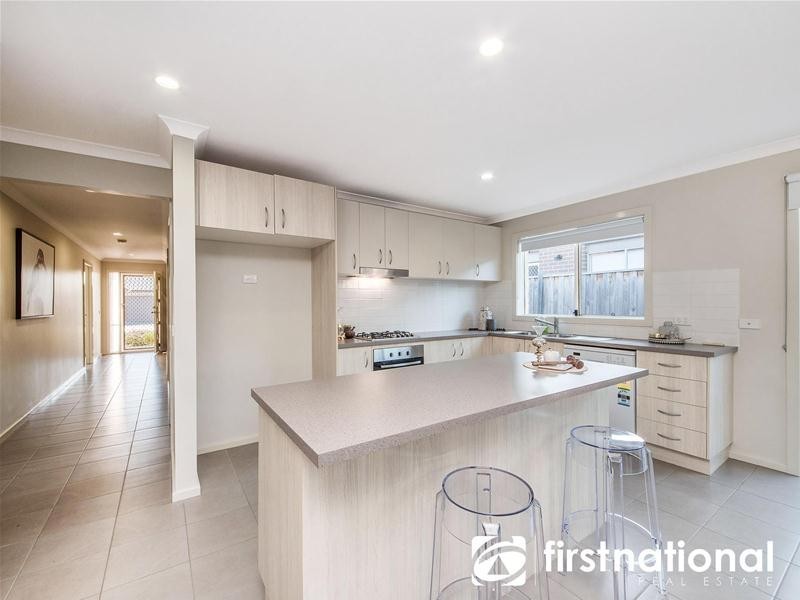 11 Markbeech Crescent, Officer VIC 3809