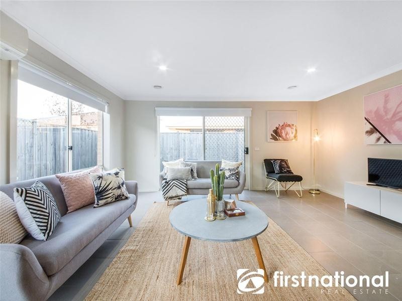 11 Markbeech Crescent, Officer VIC 3809