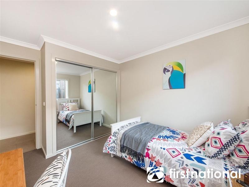 11 Markbeech Crescent, Officer VIC 3809