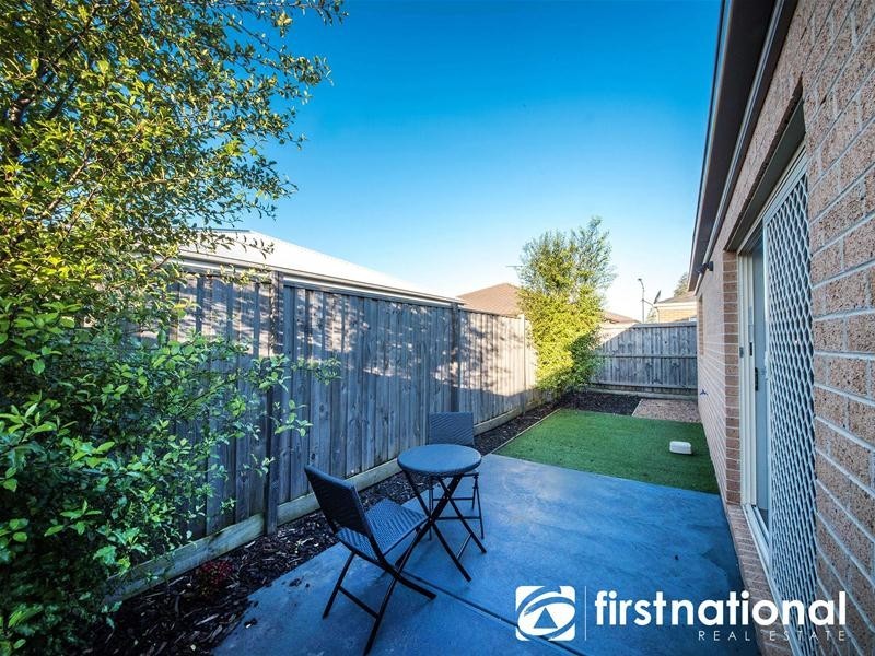 11 Markbeech Crescent, Officer VIC 3809