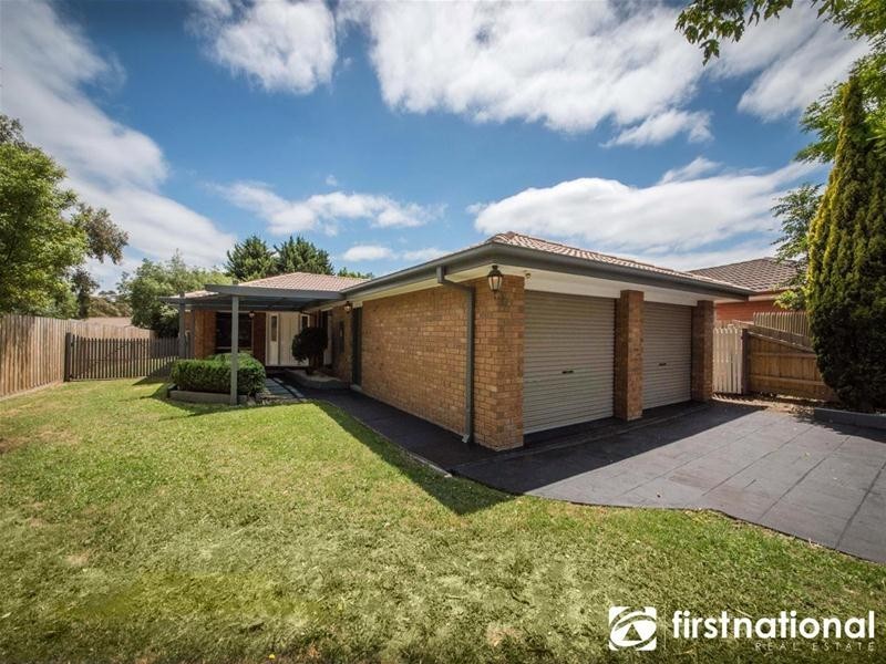 4 Hall Court, Berwick VIC 3806