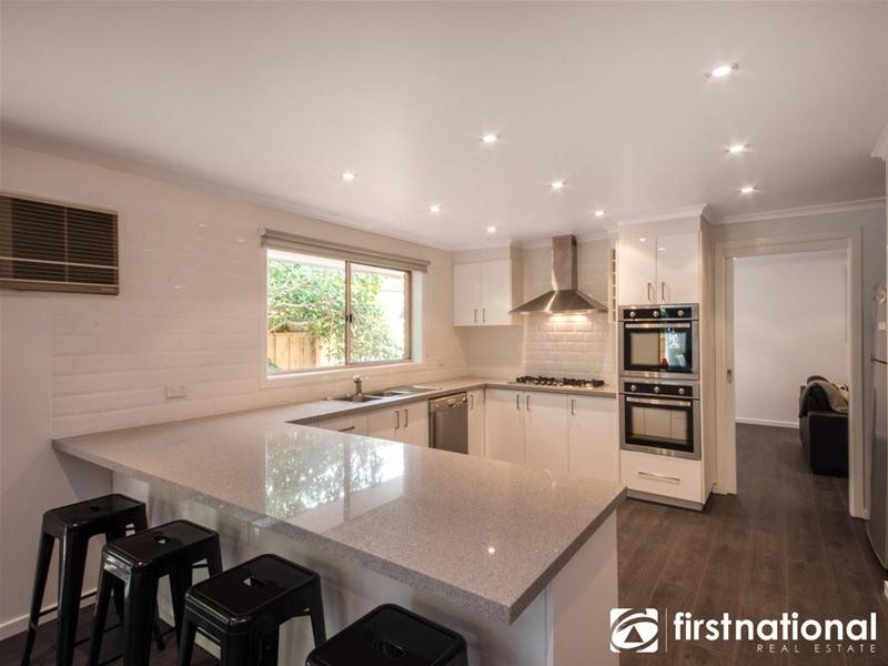 4 Hall Court, Berwick VIC 3806