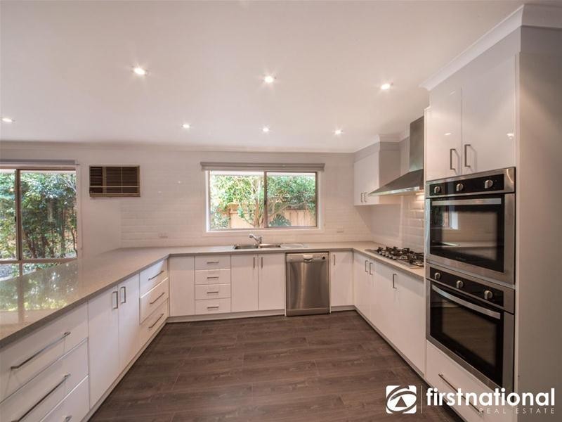 4 Hall Court, Berwick VIC 3806