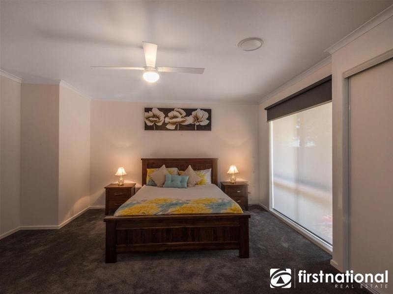 4 Hall Court, Berwick VIC 3806