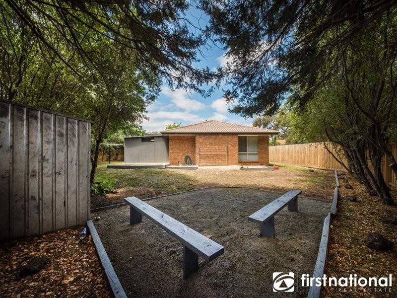 4 Hall Court, Berwick VIC 3806
