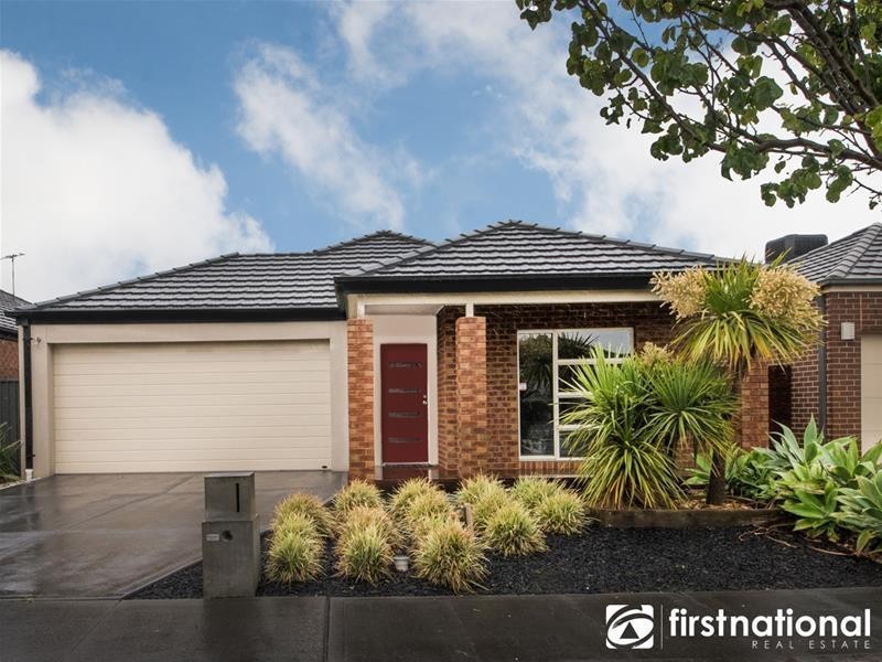 42 Britton Drive, Pakenham VIC 3810